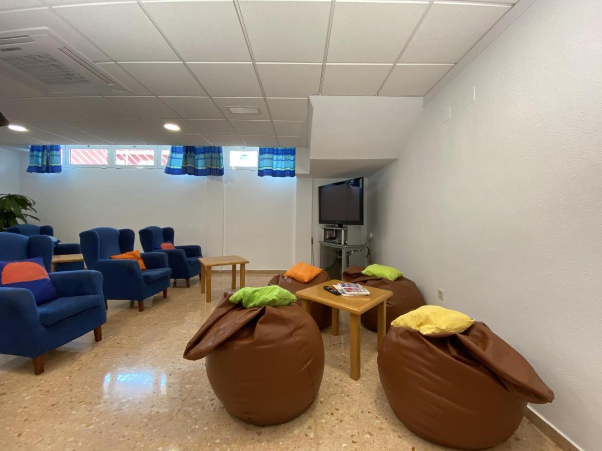 Residencia Mediterraneo 圣维森特德尔拉斯佩奇 外观 照片